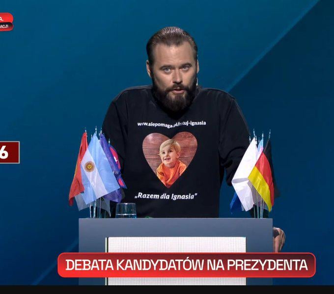 Why is a polish politician using the Argentinian flag in his debate?