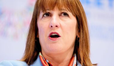 'Rachel Reeves wants to hijack your pension' | Politics | News