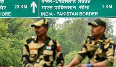 India-Pakistan war fears soar as ten explosions heard near Srinagar airport | World | News