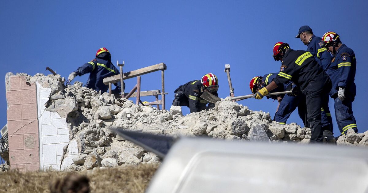 Tourists told 'know how to behave' as Greece rattled by earthquake | Travel News | Travel