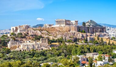 Crisis in Greece as American holidaymakers deal huge blow to tourism | Travel News | Travel