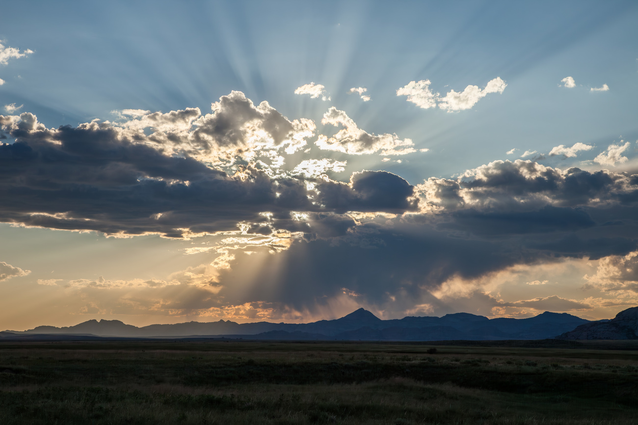 Afternoon sunrays over the Granite Mountains, Wyoming, USA. (KEYSTONE/SCIENCE PHOTO LIBRARY/Jon G. Fuller / VWPics)