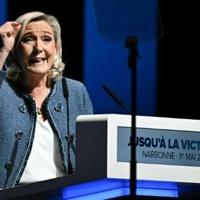 Masked protesters attack Socialists at France May Day rally | National