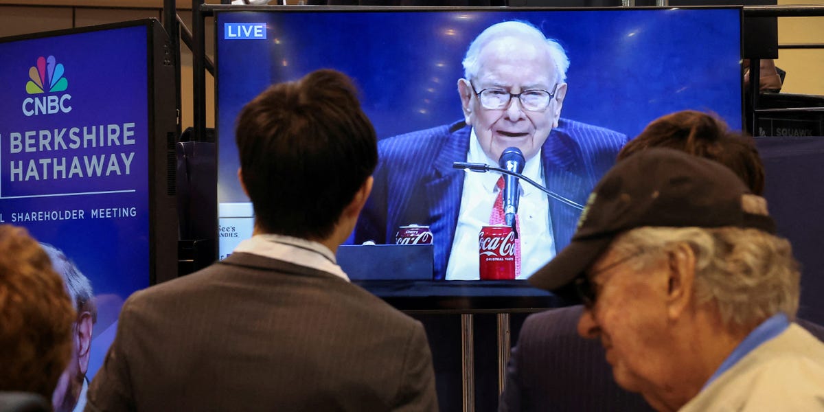 Warren Buffett Calls US Deficit 'Unsustainable,' but Doesn't Envy DOGE