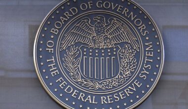 Federal Reserve official sees signs of slowing economy but not ready to cut rates | Business