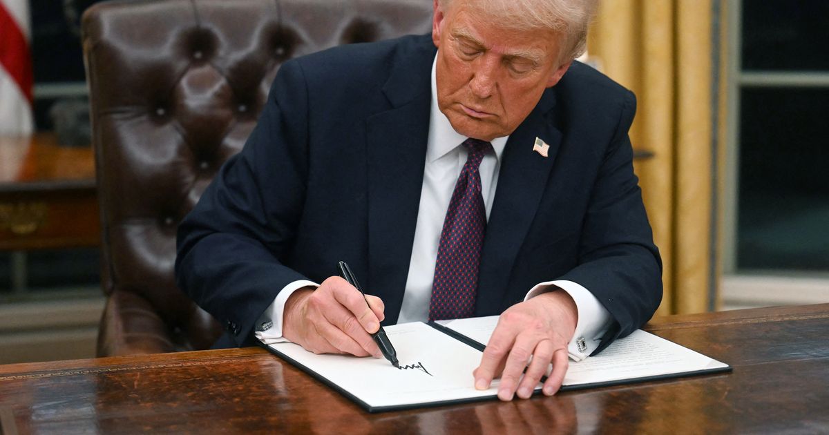 Trump rattles markets with fresh tariff threats on EU, Apple
