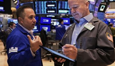 Wall Street drifts toward the end of what could be its best month since 2023 | Region