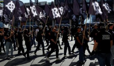 Environ un millier de militants d'ultradroite défilent dans Paris