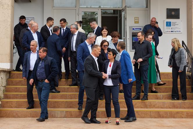 The mayor of Comrat, Serghei Anastasov, and European Commissioner Marta Kos, in Gagauzia, Moldova, on May 11, 2025.