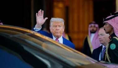 Trump to remove all US sanctions against Syria – DW – 05/13/2025