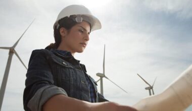 2 Canadian Oil and Gas Stocks to Buy and Hold Through Energy Transitions