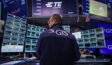 Stocks Rise on Trump’s Tariff Delay; Dollar Wavers: Markets Wrap