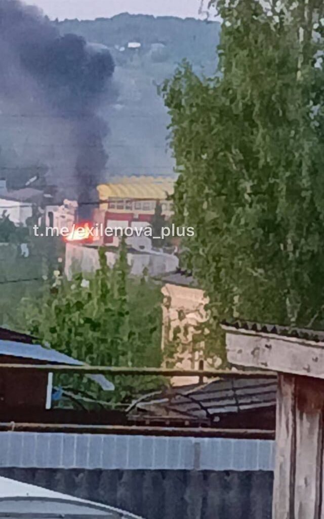 Ukrainian long-range drones hit Bolkhovsky semiconductor device factory.