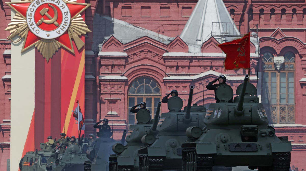 How Trump's military parade draws comparisons to Russia, China
