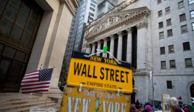 Tariffs, uncertainty may squeeze Wall Street bonus pay