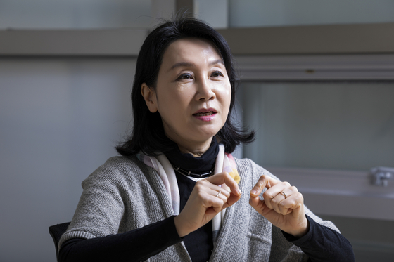 Lee Shin-hwa, professor of international relations at Korea University, speaks during an interview with the JoongAng Sunday, an affiliate of the Korea JoongAng Daily, on Jan. 4, 2023. [JOONGANG ILBO]