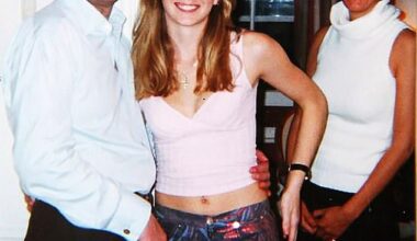 The infamous 2001 photograph of Andrew with his arm around a teenage Virginia in the London mews home of Epstein and Andrew’s socialite friend Ghislaine Maxwell was probably a fake. We only had to dig to get to the truth