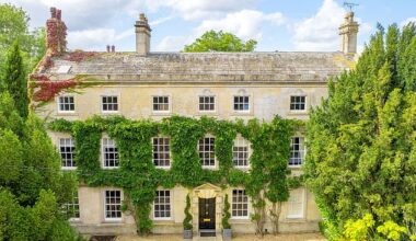 History: The Old Hall in Rutland was lived in by the family of Sir Gilbert Heathcote