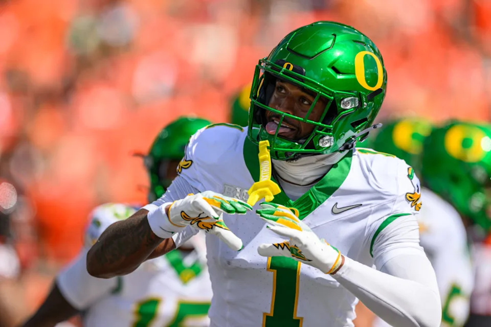 Oregon Ducks wide receiver Traeshon Holden (1) celebrates a touchdown reception during the second quarter against the Oregon State Beavers at Reser Stadium.© Craig Strobeck-Imagn Images