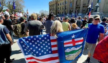 Hundreds rally at Alberta legislature to support separation from Canada