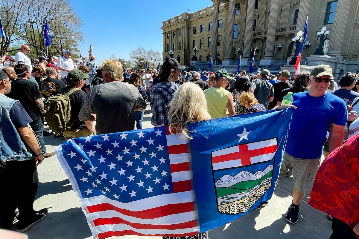 Hundreds rally at Alberta legislature to support separation from Canada