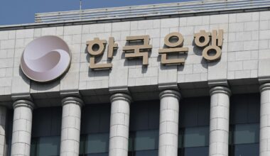 Bank of Korea slashes growth forecast by half to 0.8%
