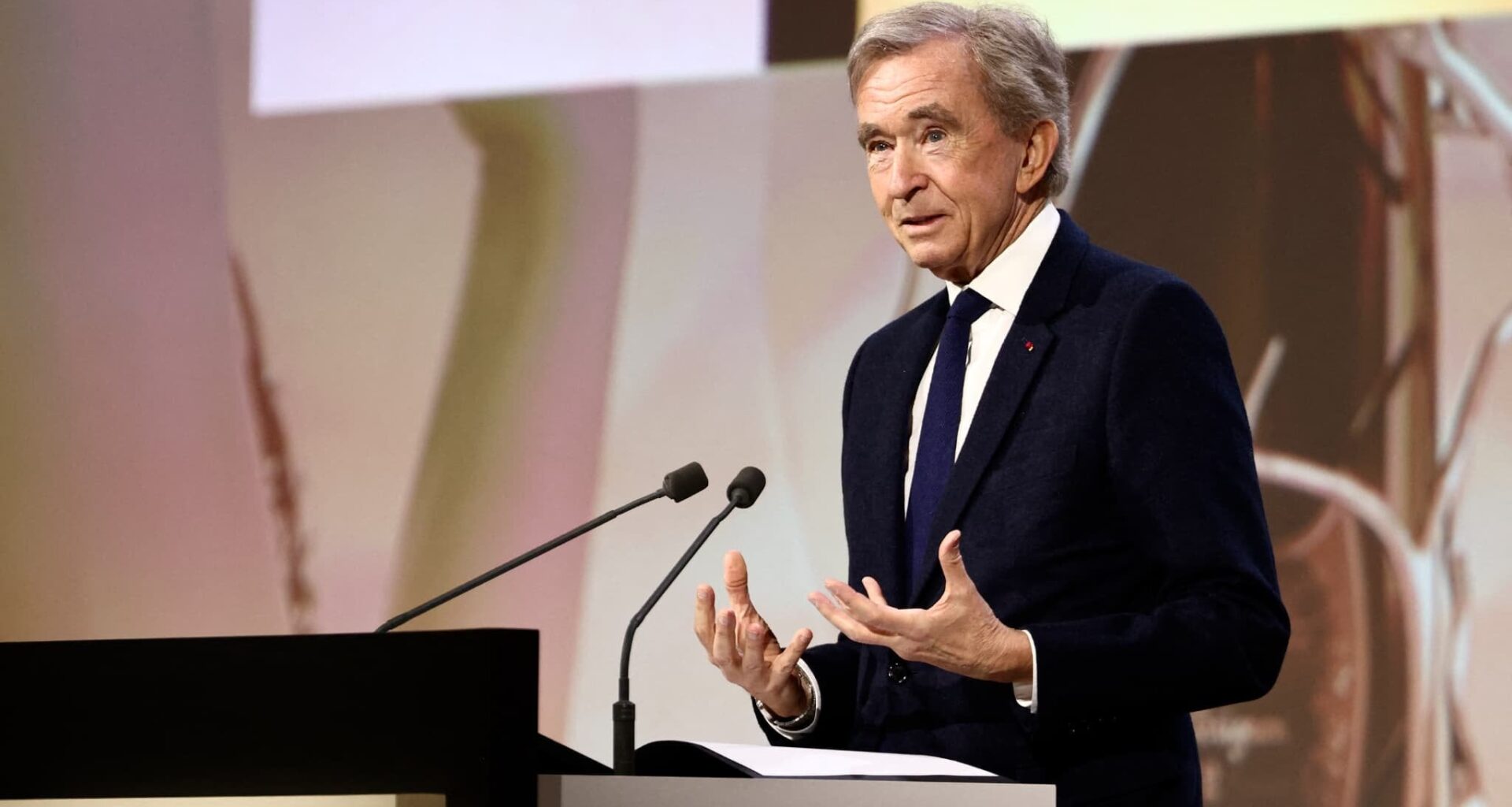 24 milliards de perdus en 2025: comment Bernard Arnault a dégringolé de la 1ère à la 9e fortune mondiale en un an