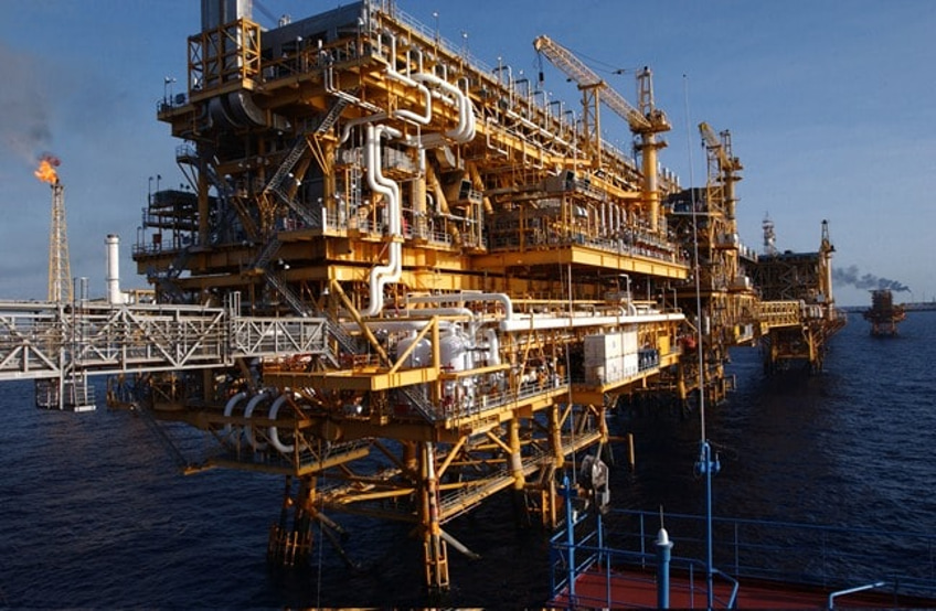 Pemex patches up pipeline in the aftermath of oil spill offshore Mexico