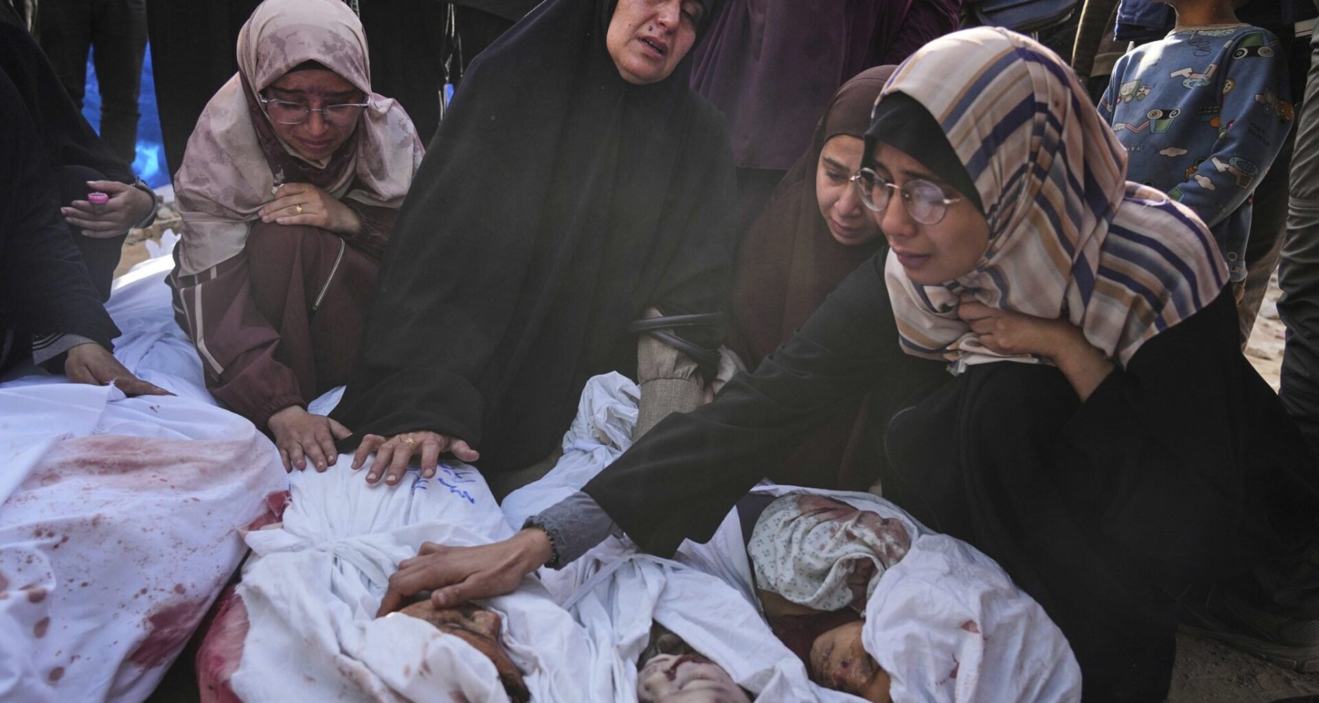 Les Frappes Aériennes Israéliennes À Gaza Font 70 Morts, Dont 22 Enfants