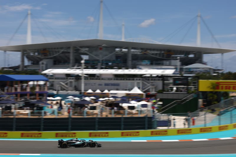 Antonelli puts Italy back on pole