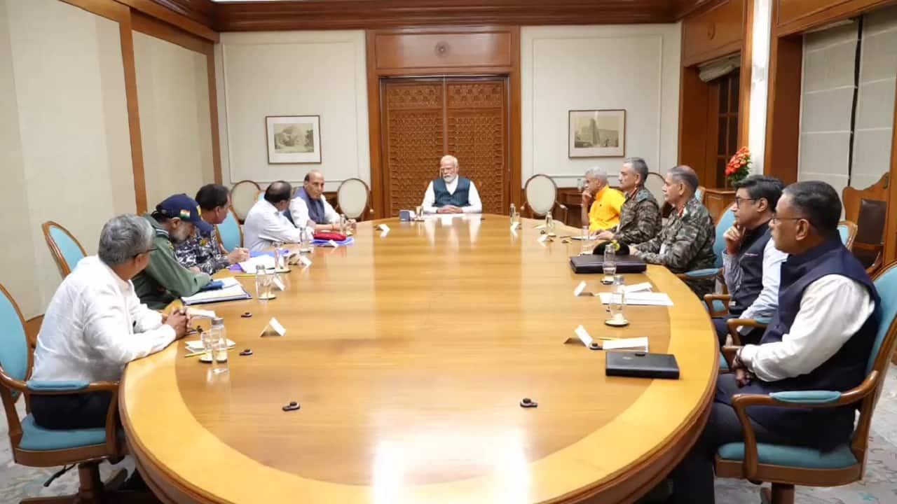 Pakistan violates ceasefire along LoC hours after truce agreement, India retaliates