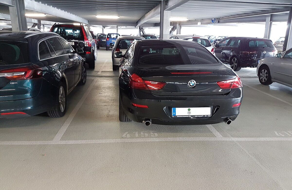 Park like a jerk in Spain? They might take your car « Euro Weekly News