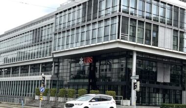 Nach Samstags-Arbeit auch Ferien-Verbot? – Inside Paradeplatz