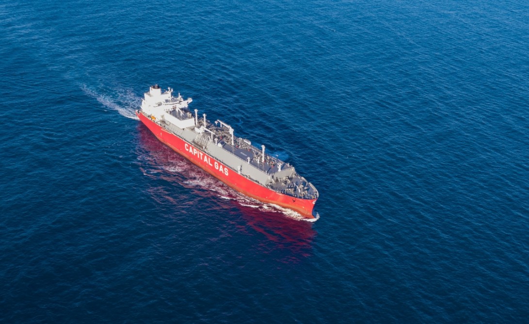 LNG newbuild duo finds multi-year gigs as long-term contracts gain momentum
