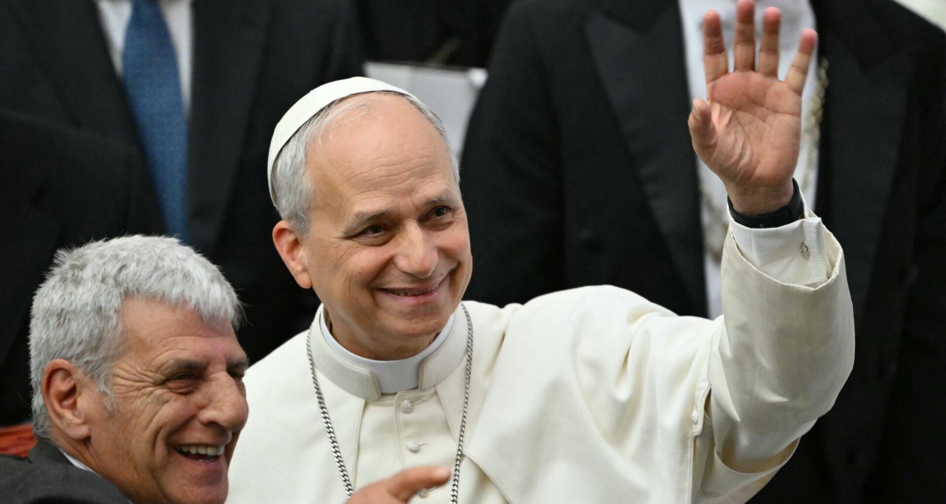 Pope Leo Offers Mediation Between Zelenskyy and Putin