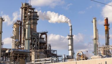 Texas House OKs bill to oversee state's largest energy users