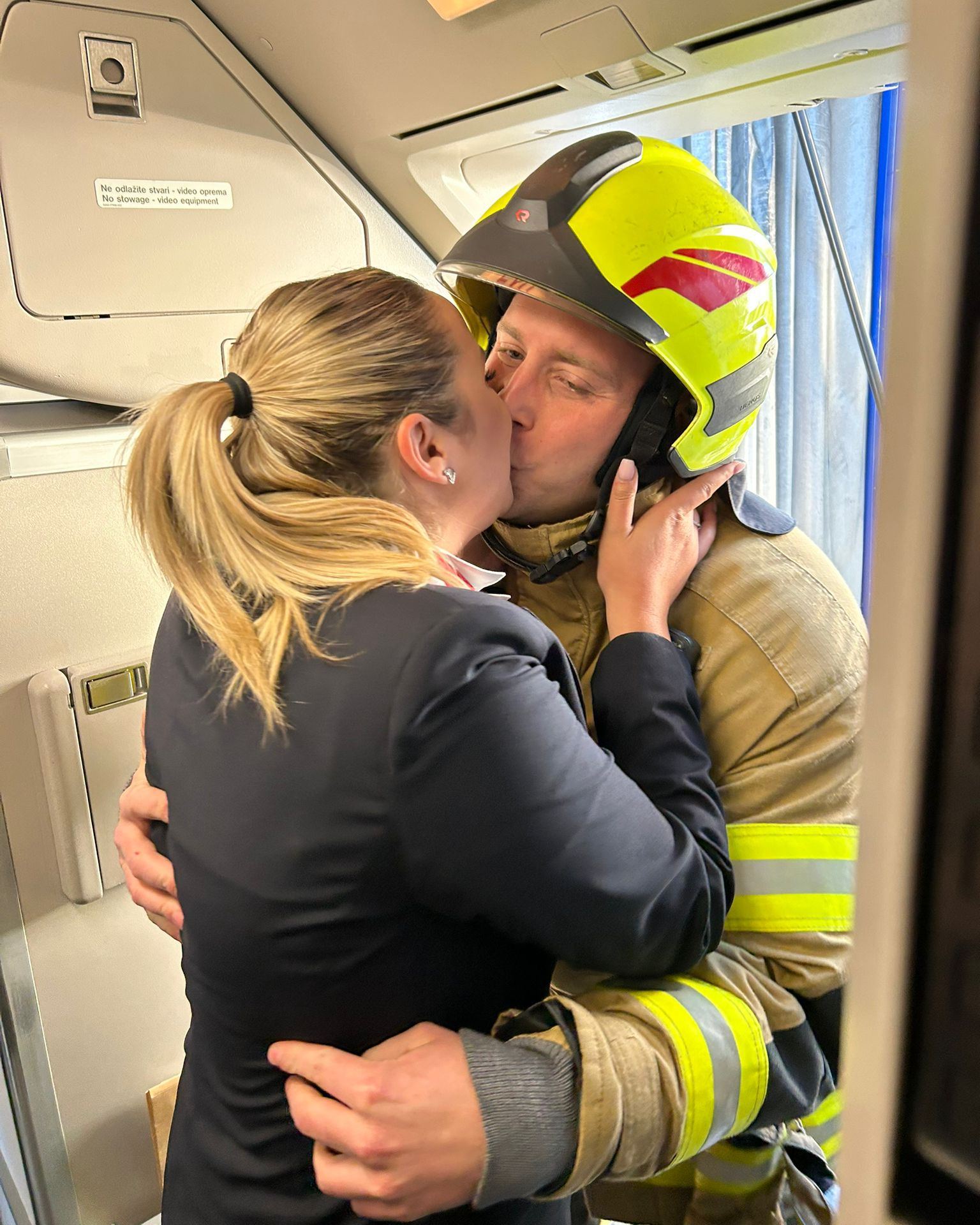 Firefighter proposes to flight attendant on Croatia Airlines flight