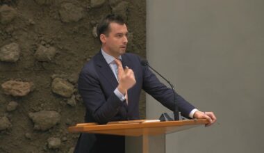 Forum-voorman Thierry Baudet hangt opnieuw schorsing boven het hoofd