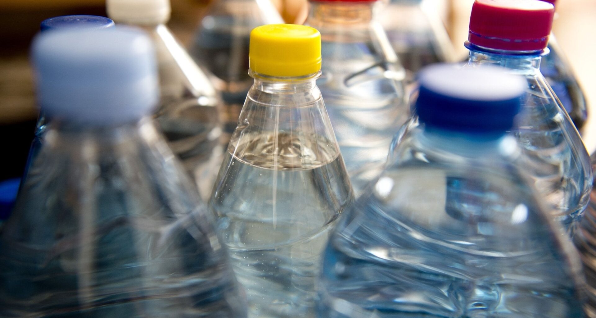 Perrier, Vittel, Contrex, Hépar... Comment expliquer cette contamination d'origine fécale des eaux minérales ?