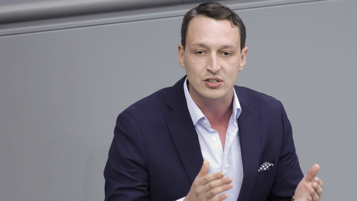 AfD-Mann Helferich unter Druck: E-Mails mit NS-Bezügen aufgetaucht