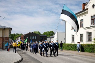 Eesti lipu häll Otepää tähistab lipu aastapäeva