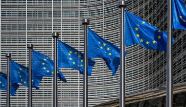 Sentiment shifts keep markets on edge, DAX at key level