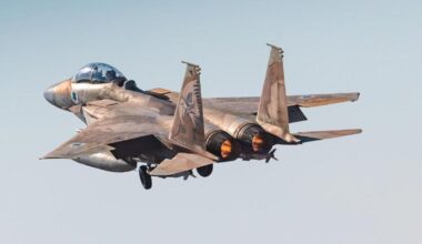 Yémen : Israël frappe l’aéroport et des centrales électriques dans la région de Sanaa
