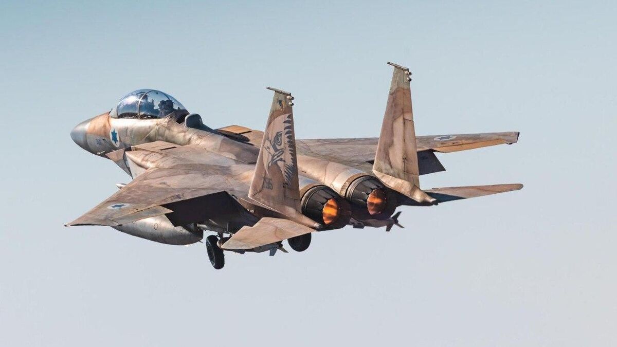 Yémen : Israël frappe l’aéroport et des centrales électriques dans la région de Sanaa