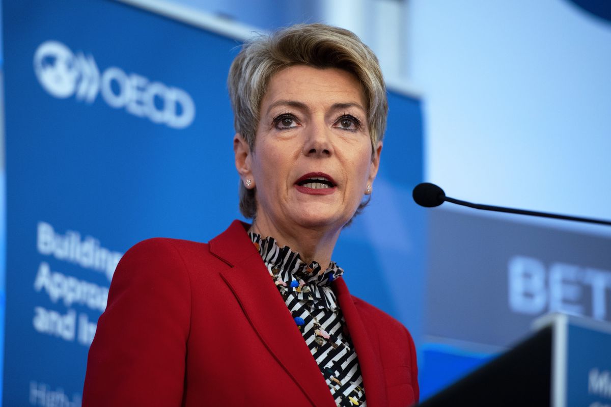 Bundesrätin Karin Keller-Sutter spricht während eines Ministertreffens und Forums über Migration und Integration im OECD-Hauptquartier in Paris am 16. Januar 2020.