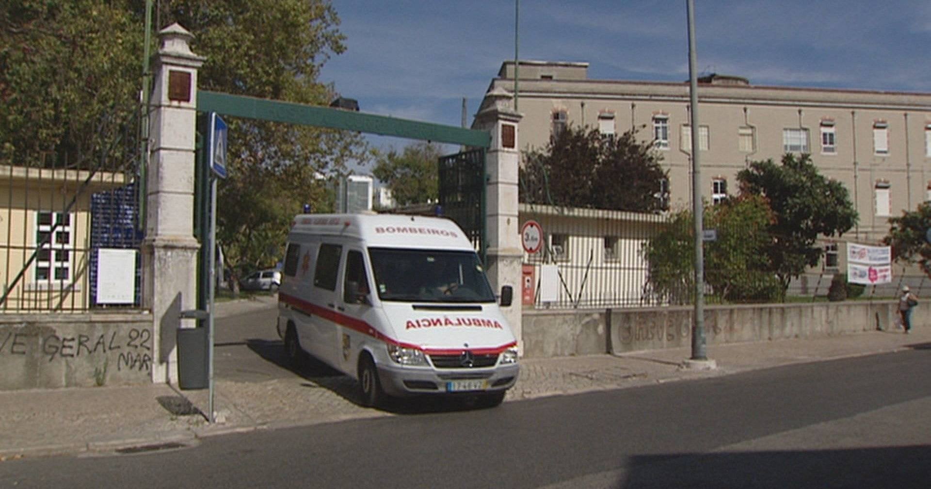 Família de doente causa estragos no hospital Curry Cabral e agride enfermeiros