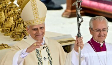 Trump claims Vatican keen to host peace talks to end Ukraine war