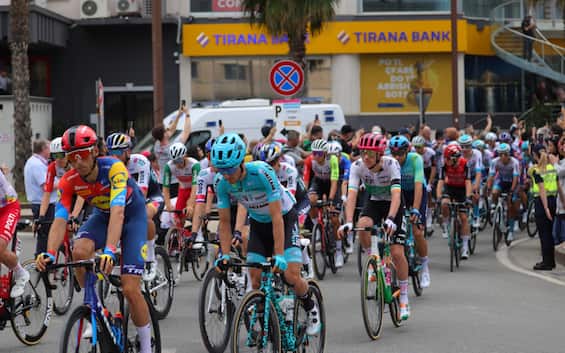 Giro d'Italia 2025, la tappa di oggi in diretta live