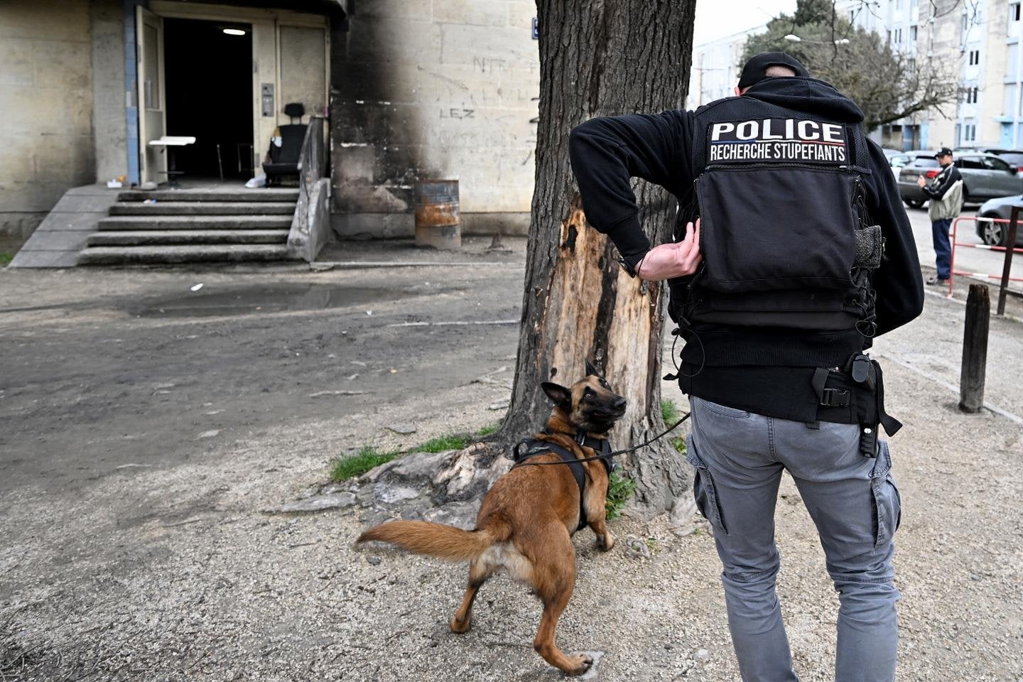Le Monde – La police judiciaire décrit la « dissémination » inquiétante et la « violence exacerbée » du crime organisé en France