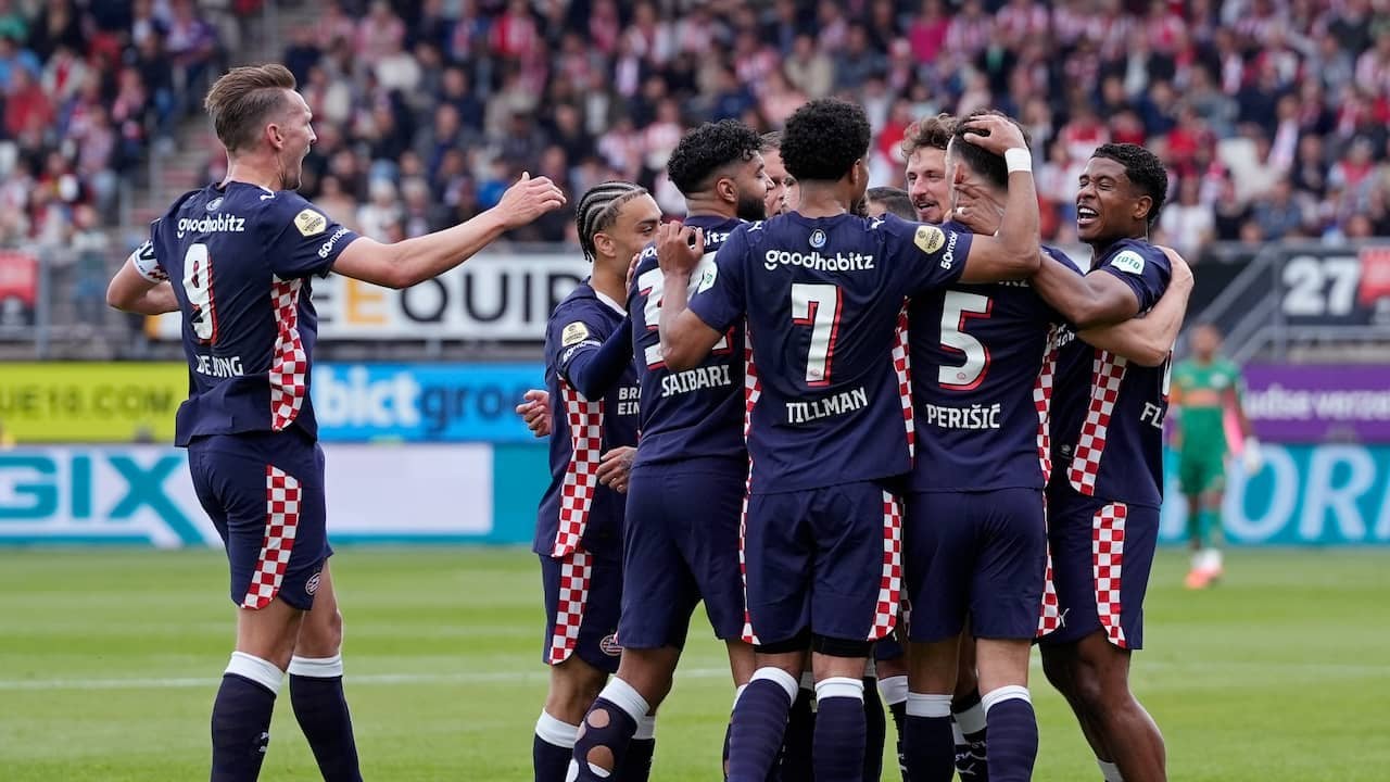PSV grijpt landstitel op slotdag Eredivisie na spannende strijd met Ajax